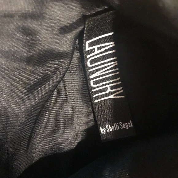 Black cocktail dress by Laundry LAST CHANCE - Picture 6 of 7